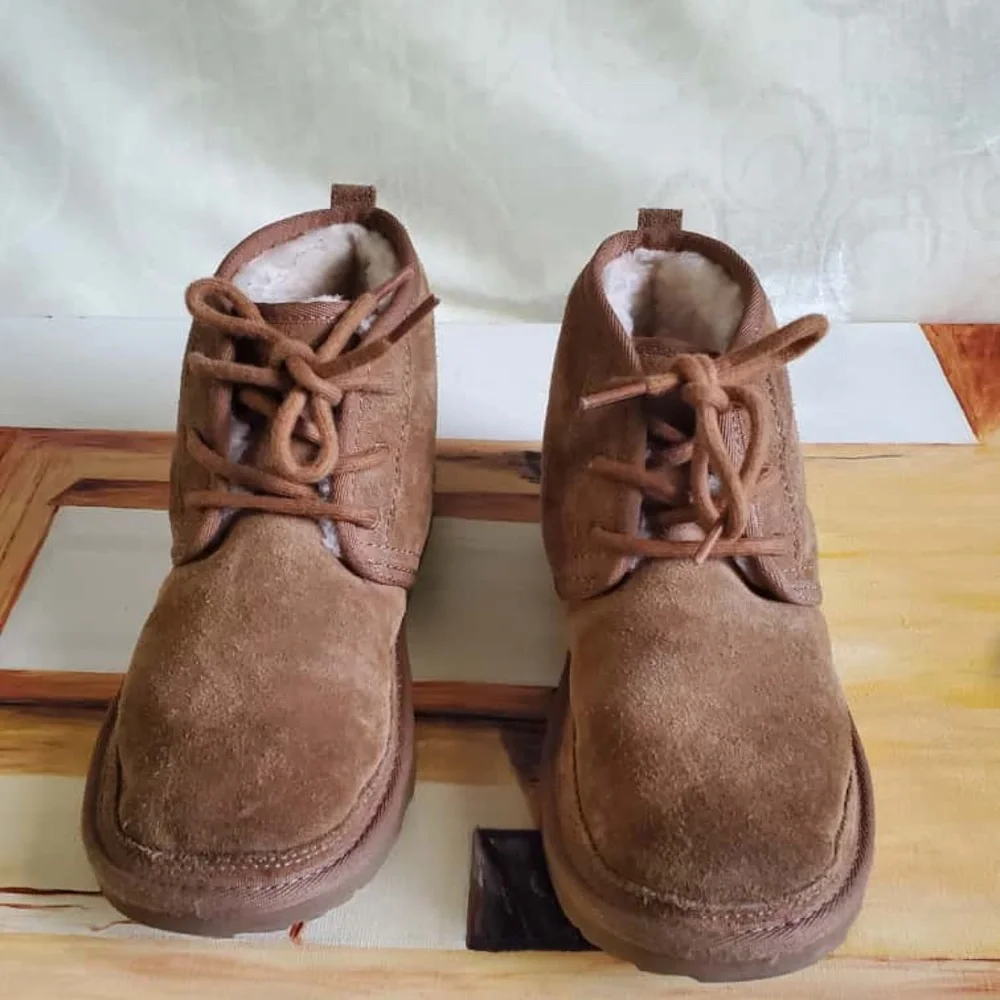 UGG Classic Chestnut Ankle Mini Suede Boots Size 3.